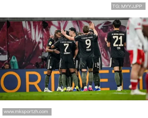 德甲激战：里昂大胜热刺帽子戏法引发争议判罚全场沸腾