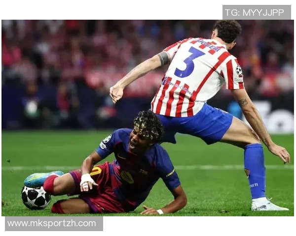 中超激战：那不勒斯大胜巴萨红牌事件引发全场热议战术解析